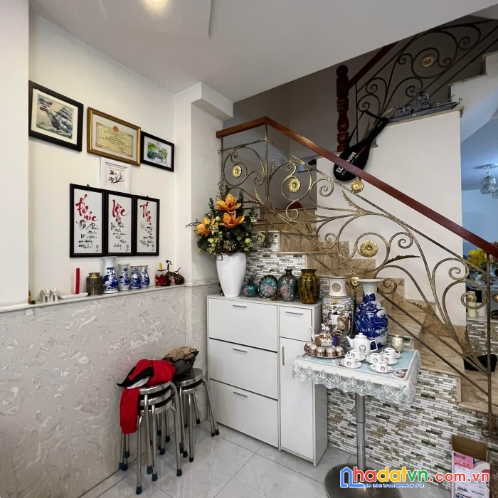 Tân bình-kế bên k300 - hxh – nhà mới đẹp-4 tầng-ngang-65m2- 4.5 x 15.7- 6pn. chỉ nhỉnh 9 tỷ .