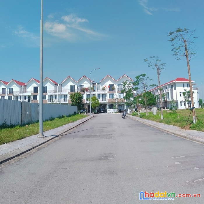 Sở hữu đất xây dựng tự do tại royal park khu b, đối diện eco garden. bên cạnh đường 36m. liền kề