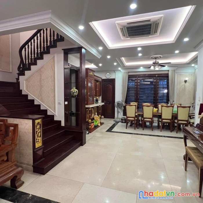 Bán biệt thự vip tây nam linh đàm 200m giao thông tiện lợi, kinh doanh đỉnh, ở yên tĩnh.