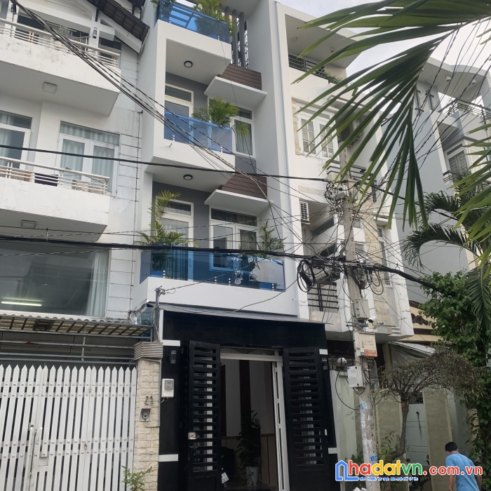 Nhà mặt tiền đường số đường lâm văn bền. quận 7. 4 tầng , 60m2 chỉ hơn 10 tỷ.