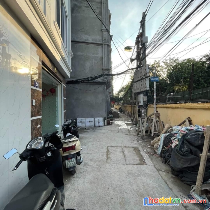 Bán nhà cổ nhuế - 45m2 - ô tô đỗ cửa - 4.6 tỷ