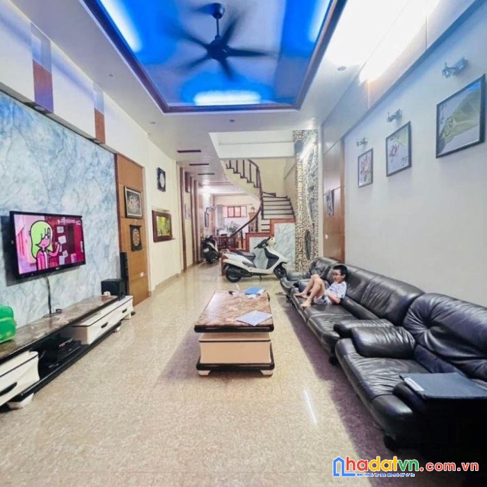 Siêu hiếm! phố giáp nhị ô tô đỗ cửa 65m2 giá 6,2 tỉ.
