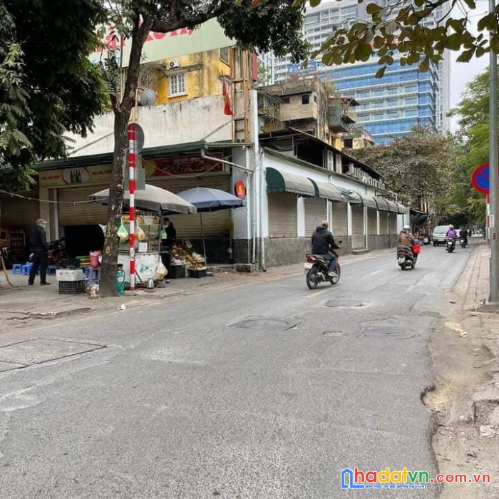 Nhà phân lô.ôtô đỗ của phố hoàng quốc việt chính chủ cần vốn kinh doanh bán gấp.