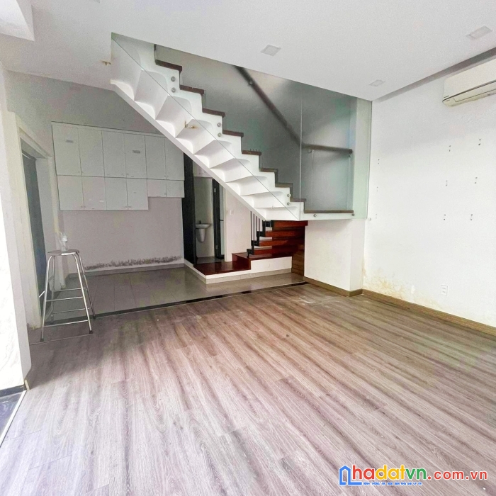 Bán gấp nhà hoàng hoa thám, bình thạnh, 61m2, 4t, chỉ 8 tỷ 150