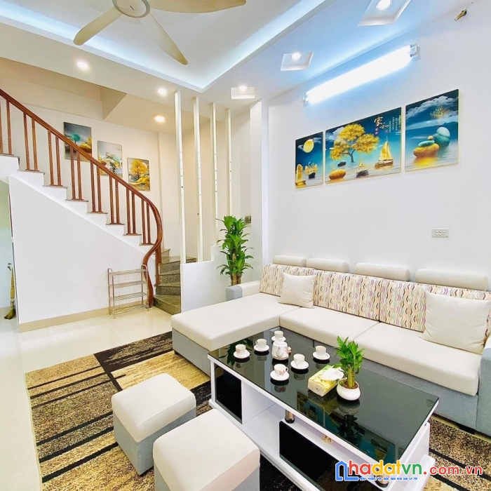 Bán nhà định công 36m2, 5 tầng, mt 4.5 mét. ô tô 5 đỗ cổng, giá 3.75 tỷ