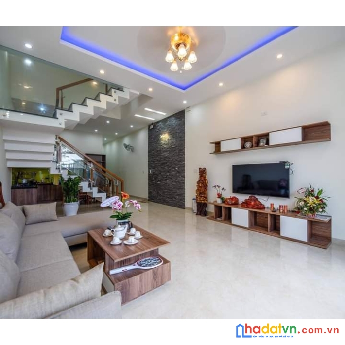 Bán nhà, phân lô đền lừ. vỉa hè, ô tô, vị trí đẹp, kinh doanh sầm uất, dt52m2. giá 12.6 tỷ.