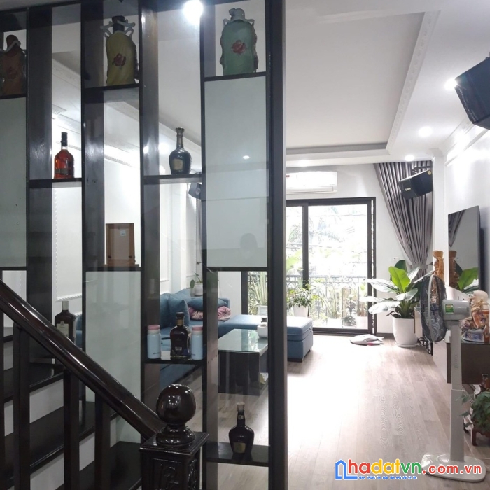 Nhà đẹp ngọc lâm long biên 54mx5t 6.x tỷ  ôtô vào nhà