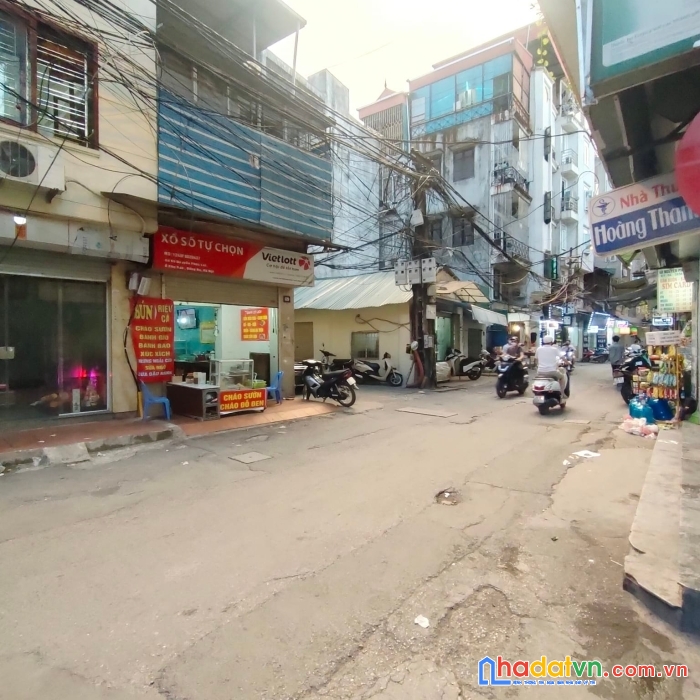 Khu phân lô hồ đống đa - gara ngõ thông ô tô tránh – phù hợp kinh doanh buôn bán - giá hợp lý