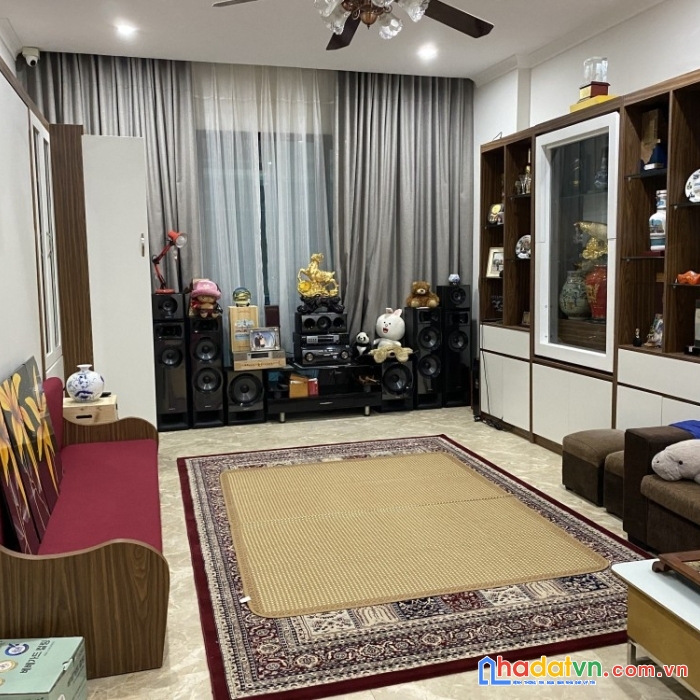 Mặt phố nguyễn ngọc vũ, dt 69m² x 5 tầng, mặt tiền 10m, 21 tỷ 8
