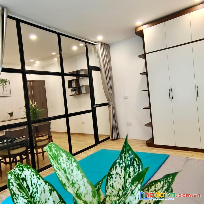 Bán ccmn cầu giấy - 65m2 - dt 80tr/tháng - 8 tầng - 14 phòng studio