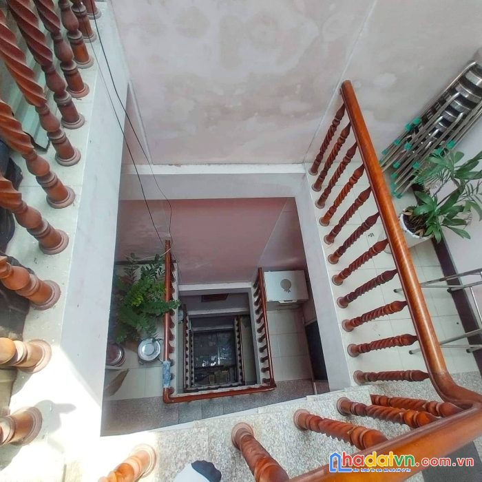 Cần tiền bán nhà mặt phố đường 10m5, lề 5m lê văn hưu, mỹ an, ngũ hành sơn.