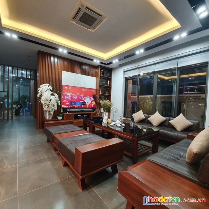 Bán nhà hoàng sâm-cầu giấy 55m2-giá 6.4 tỷ-ngõ rộng-ô tô 20m-an ninh tốt- lô góc
