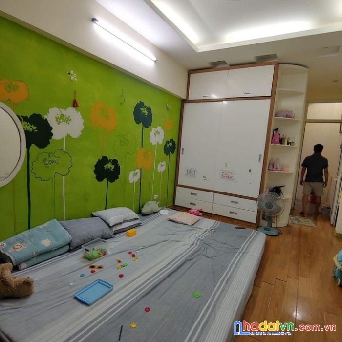 Bán nhà tây hồ , đẹp như mới , 5 tầng ,ngõ ô tô tránh