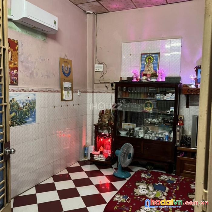 Bán nhà  hẽm 2,5 m ,lạc long quân ,p.8. q.tân bình,2 tầng, giá  2 tỷ.