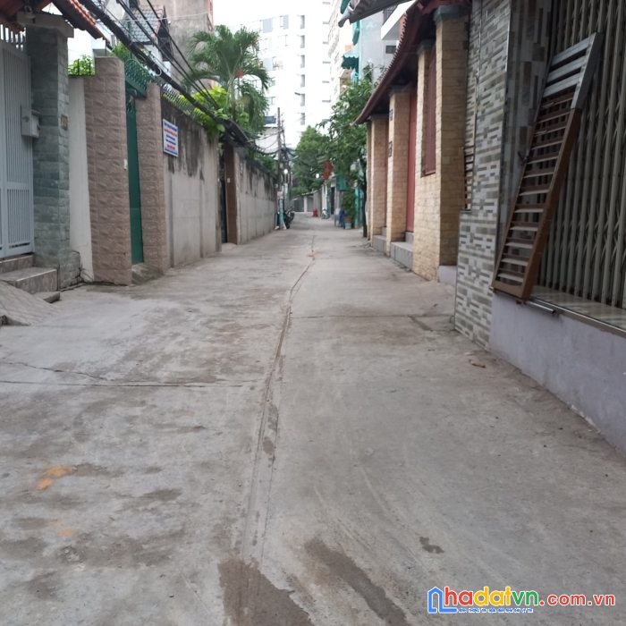Bán nhà ung văn khiêm, d1, gần hutech, dòng tiền 14 triệu