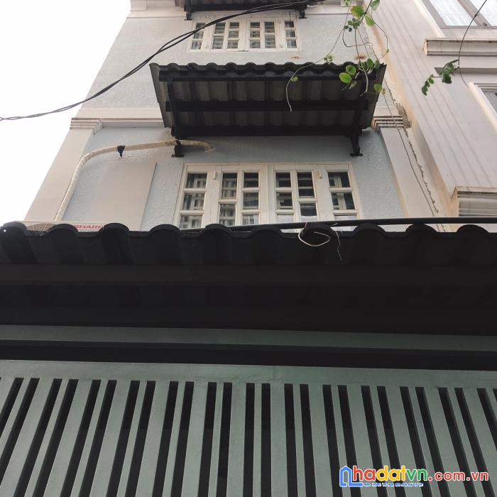 Nhà mới dọn vào ở ngay,3 tầng,31 m2 chỉ 3 tỷ 3
