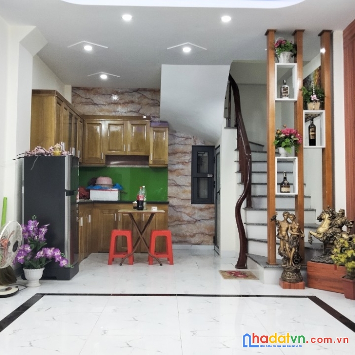 Cần bán gấp nhà tả thanh oai thanh trì, dt 34mx4t, mt 3.87m, nở hậu.