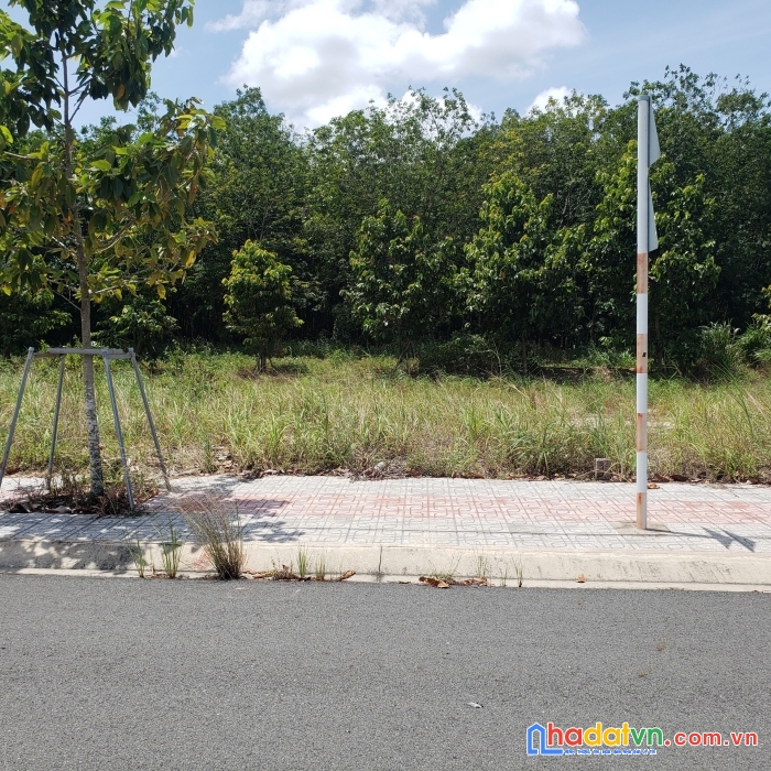 Xót 1 cặp lk25 ô 14, 15 kdc nam long giá 1.2 tỷ