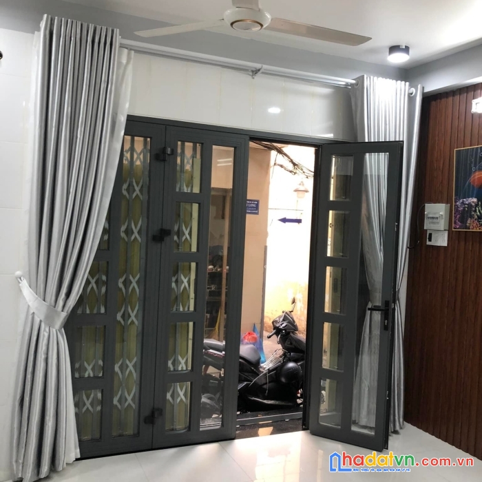 Hxh 10 bước chân huỳnh v bánh nhà 4 tầng , gần cđ kinh tế đối ngoại 5x6m