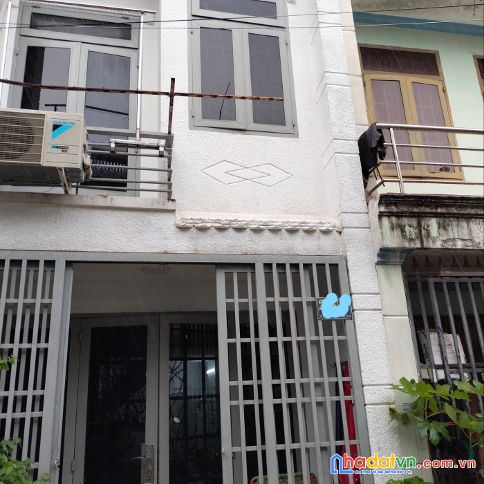 Gấp gấp bán nhà đẹp mặt tiền đường trần thị hè