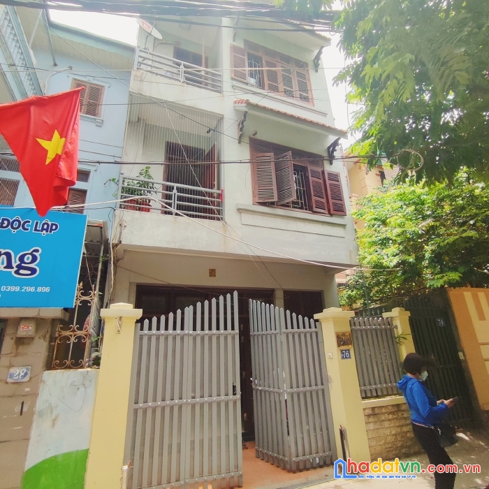 Phố giáp nhất - mặt ngõ ô tô – ô tô vào nhà – kinh doanh – sổ nở hậu.