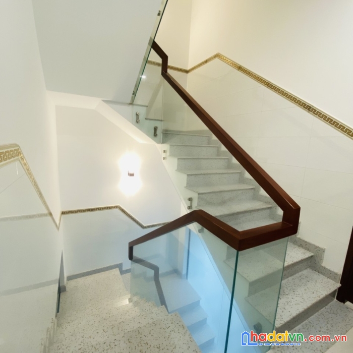 Siêu phẩm giảm sốc hậu giang q6 gần 100m2 5 tầng btct nhỉnh 11 tỷ