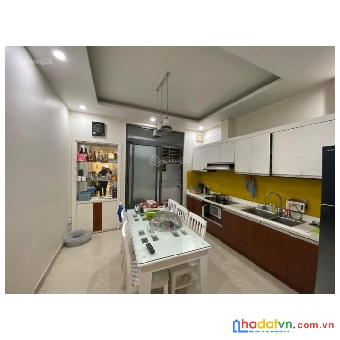 Chính chủ bán nhà đào tấn 43m x 5t , mt 5,2m . giá 4.5 tỷ