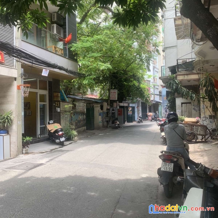 Nhà khu giảng võ kinh doanh sầm uất- dt 50mx4m – giá 10 tỷ.