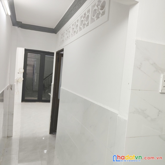 Gấp hxh 65m2 lạc long quân tân bình chỉ 5 tỷ 8 tl