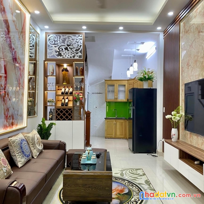 Bán nhà câu giấy - tây hồ - oto 20m - ngõ thông - nhà đẹp - ở sướng - chủ tặng full nội thất.