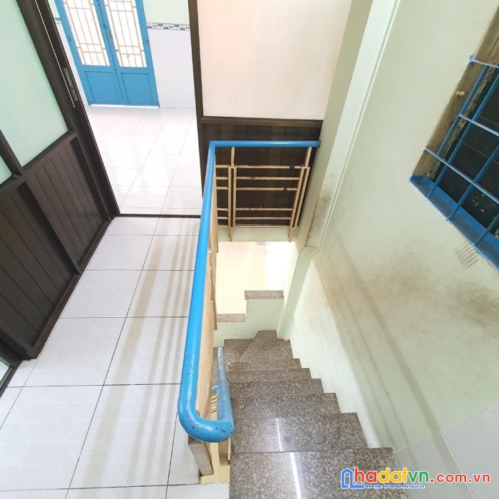 - nhà 2 tầng sẵn ở ngay - huỳnh tấn phát, quận 7 - ngang 4.2m - hẻm ba gác -  30m2  giá chỉ 2.6 tỷ