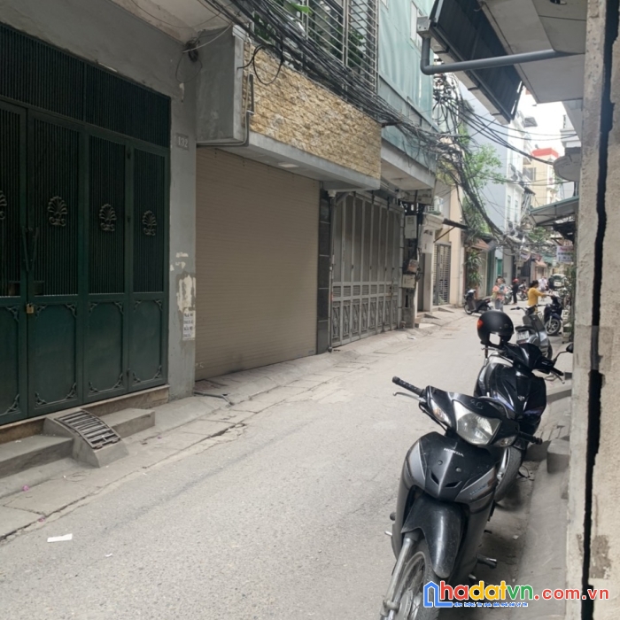 Chính chủ gấp nhà giáp bát 85m2, lô góc, ô tô, giá nhỉnh 6 tỷ. lh 0977435869.