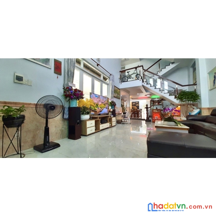 Bán nhà mặt tiền kinh doanh lò siêu, quận 11, 6 tầng, 8 phòng giá chỉ 10 tỷ.