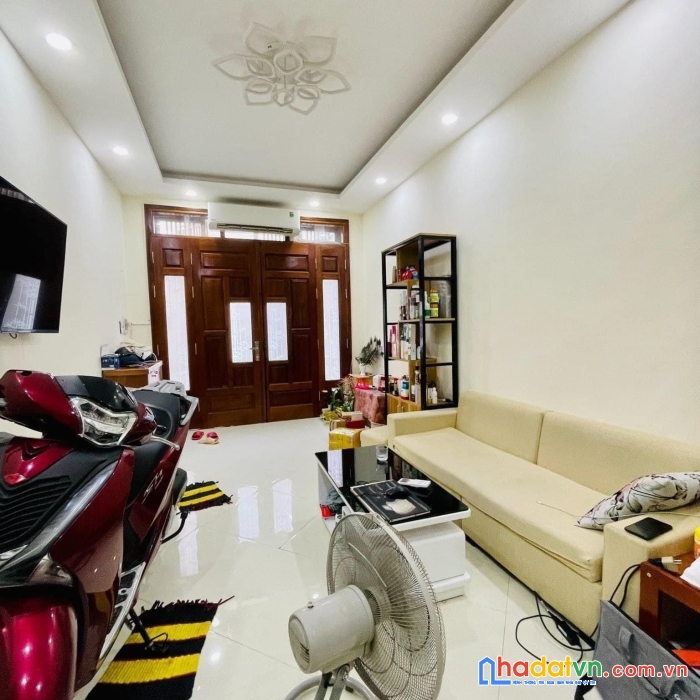 Bán nhà tô hiệu, tân phú, 3 tầng, hxh, 60m2 giá chỉ 5 tỷ 75