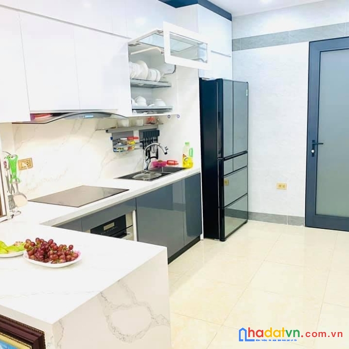 Bán nhà đội cấn 10m ra ô tô tránh, lô góc