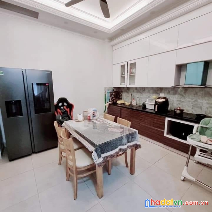 Cần bán gấp nhà quan nhân- thanh xuân 33m, 5 tầng ,3.8tỷ, ở luôn.