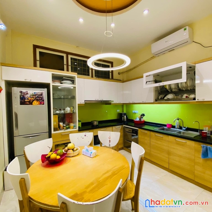 Bán nhà kim đồng, 2 thoáng, gần hồ điều hòa, ô tô qua, 7.9 tỷ. 0983674528