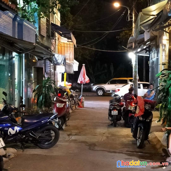 Bán nhà 52m2 hẻm xe hơi, hòa bình, quận 11, 2 tầng, 4,5 tỷ, đang kinh doanh