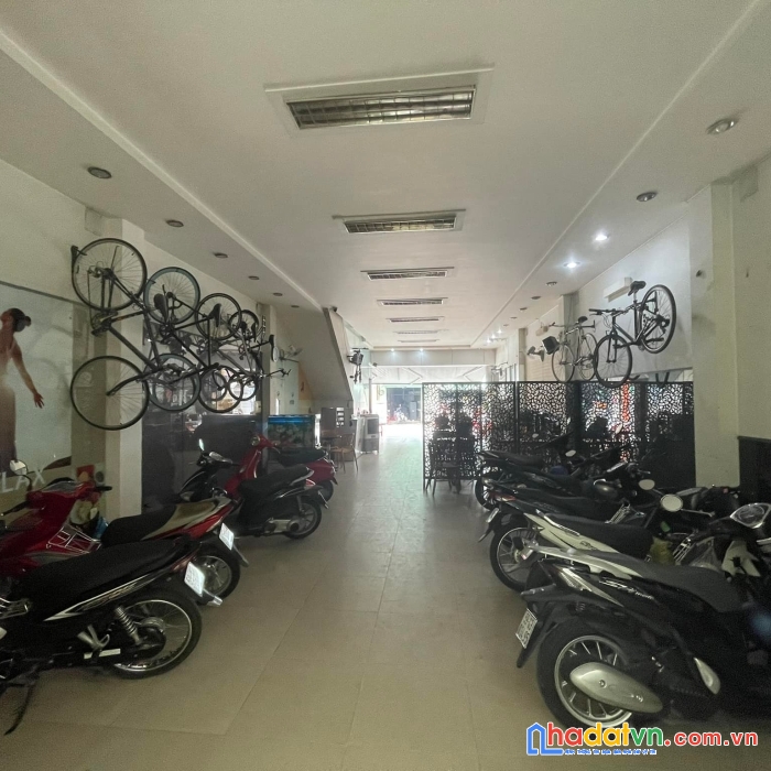 Chỉ 33 tỷ có nhà mặt tiền kd đỉnh lê đức thọ, 200m2, ngang 6.5m, 4 lầu btct, gần chợ.