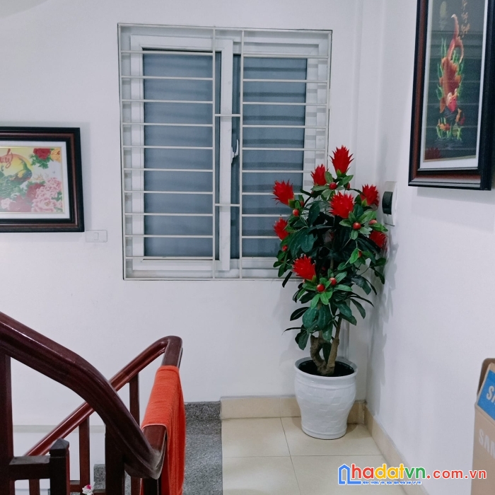 Cần bán nhà nguyễn chí thanh, ôt vào nhà, ngõ rộng, thang máy