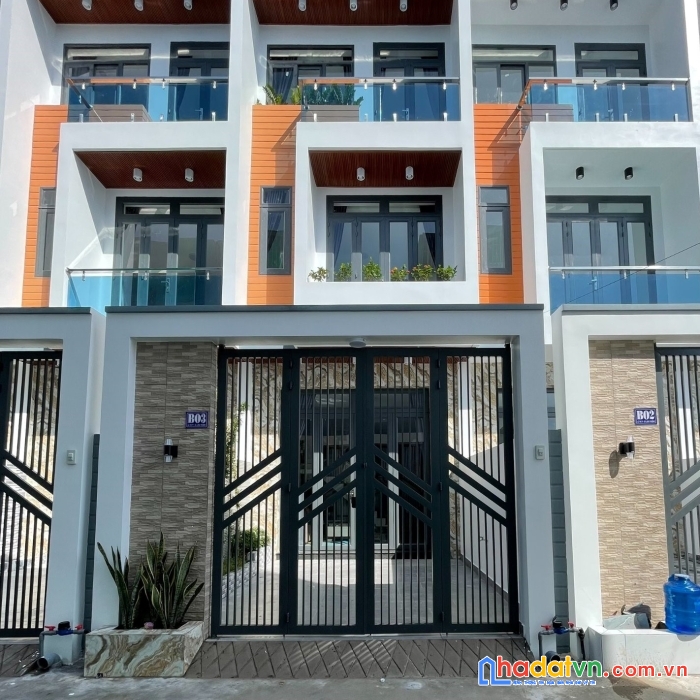 Cần bán căn nhà gần trạm y tế xã hưng long bình chánh