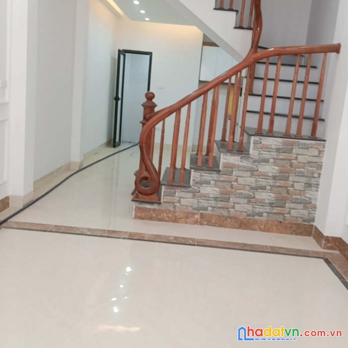 Bán nhà đa sỹ dt 38m2*4t, ngõ thông rộng mênh mông, cách đường ô tô 50m. giá chào 3.5 tỷ