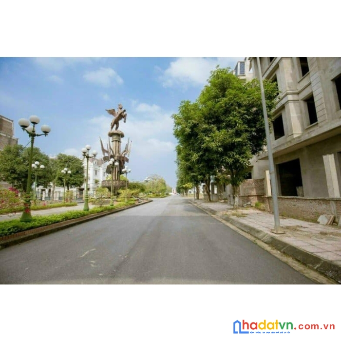 Cần tiền trả ngân hàng nên bán cắt lỗ mảnh đất tại hoà lạc diện tích 60m2 full thổ cư.đường rộng 2