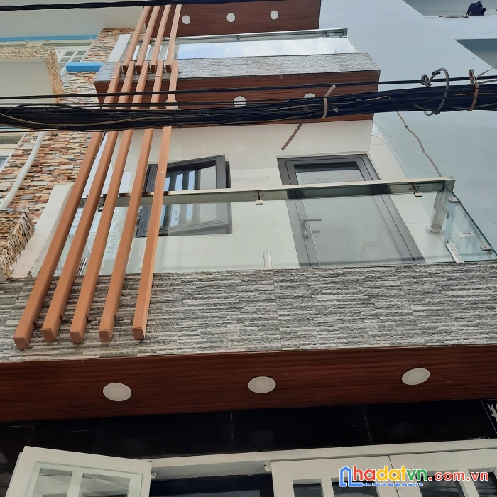 Bán nhà trung tâm quận 10 - dtsd gần 50 m2  - giá chỉ 3 tỷ - cmt8 - q.10