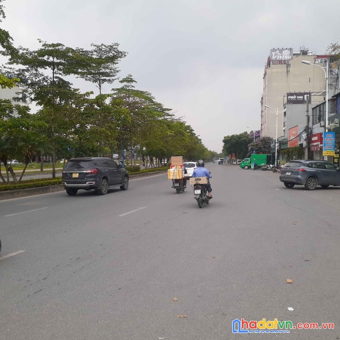 Nhà mặt phố nguyễn sơn, 211m, mt 9m, giá 57 tỷ, ngay ngã tư, kinh doanh cực đỉnh
