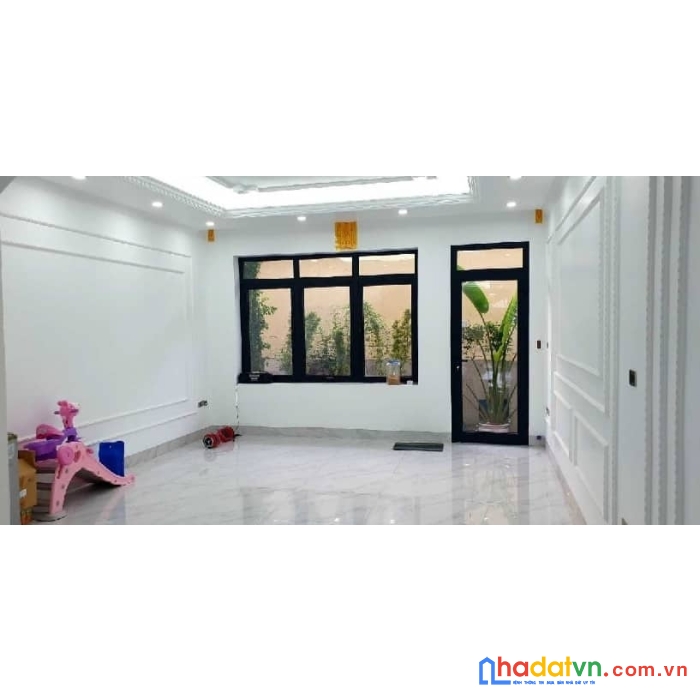 Bán nhà phố lâm hạ long biên 109m2 mặt tiền 6,5m 6 tầng, 41 tỷ.