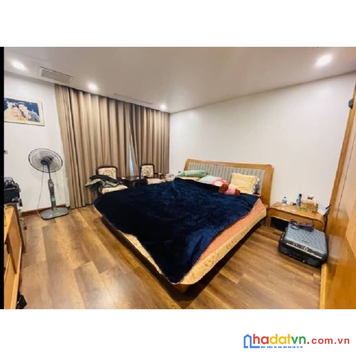 Bán biệt thự phố hoa lan vinhome long biên 250m2,5 tầng, 76.5 tỷ.