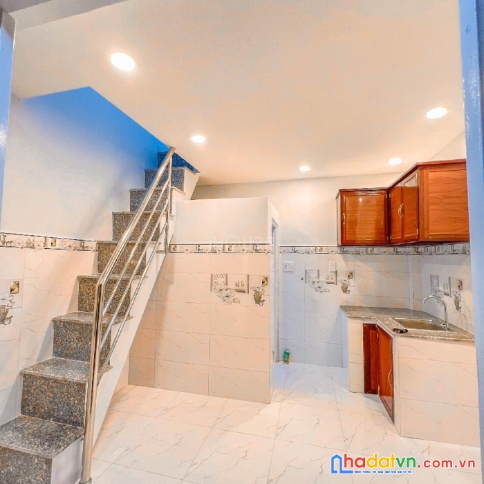 Lưu trọng lư, quận 7 - hẻm ba gác, thông tứ hướng - sổ vuông đẹp - 2 tầng ở ngay- 25m2  giá chỉ 2