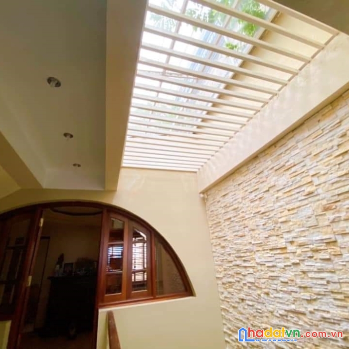 Bán nhà khu vip số 2 giảng võ ( ô tô đỗ cửa) 67m x 5 tầng, giá 18 tỷ.