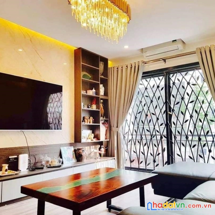 Nhà đẹp ô tô đỗ cửa đội cấn 82m x 5 tầng, mt 6.5m, giá 16 tỷ.
